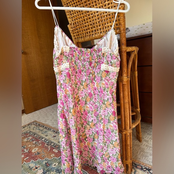 Pink floral mini dress - Picture 2 of 5